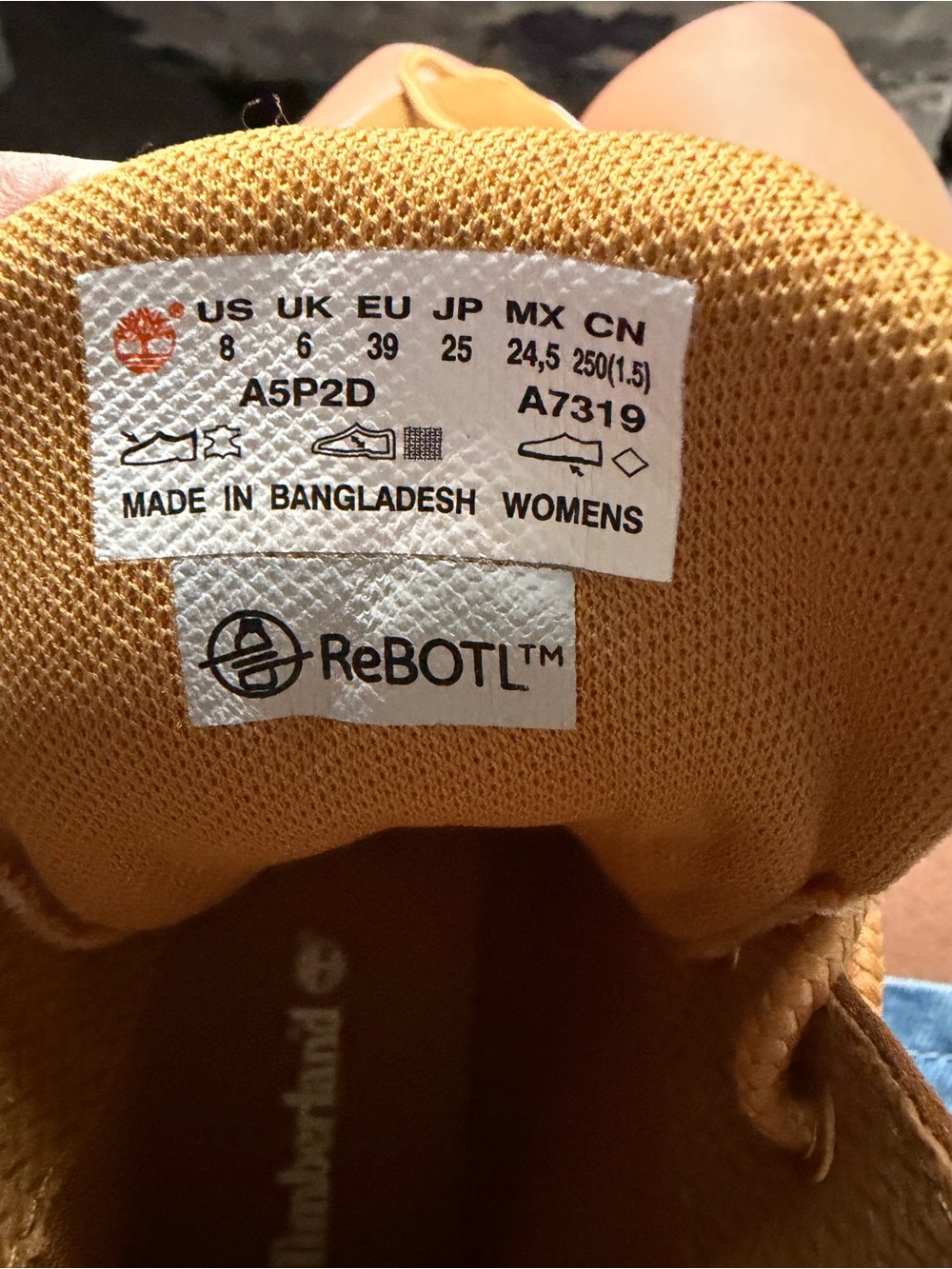 Timberland Wheat/Tan Nubuck Lace-Up Boots with White Lug Sole - Picture 7 of 7
